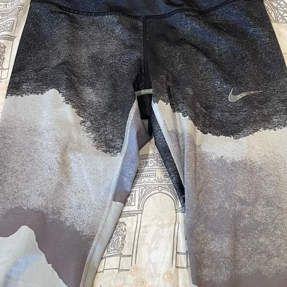 Nike Dri-Fit exercise pants size S - Picture 2 of 5